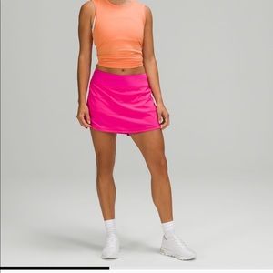 Brand New Sold out size 2 Lululemon skirt !!!!!